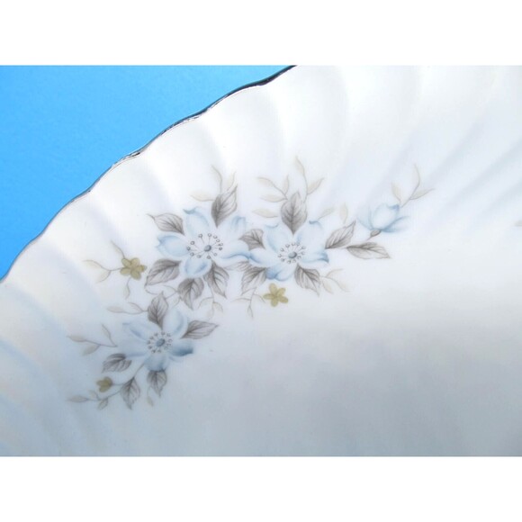 Mikasa La Fleur Bleu Large Round Floral 12" Chop Plate Platter EUC - Picture 4 of 7